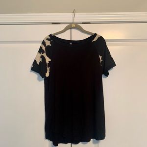 2/$20 or 3/$25 Short Sleeve Blouse Sz L